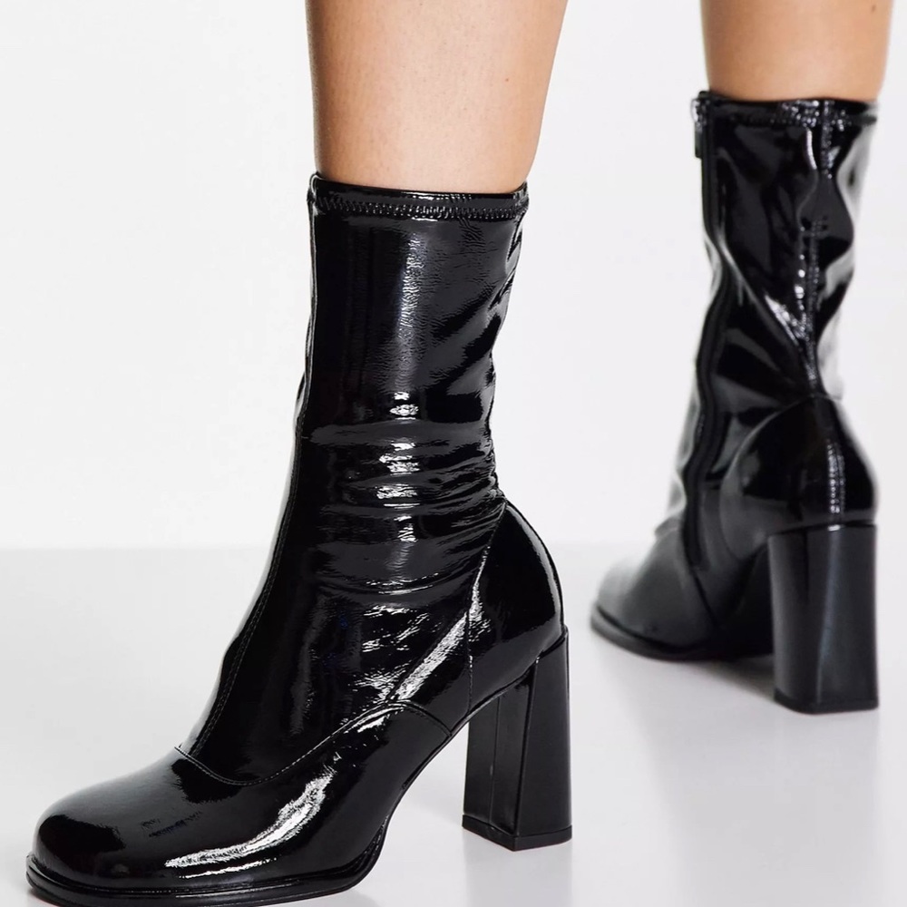 My delicious shoes black booties!